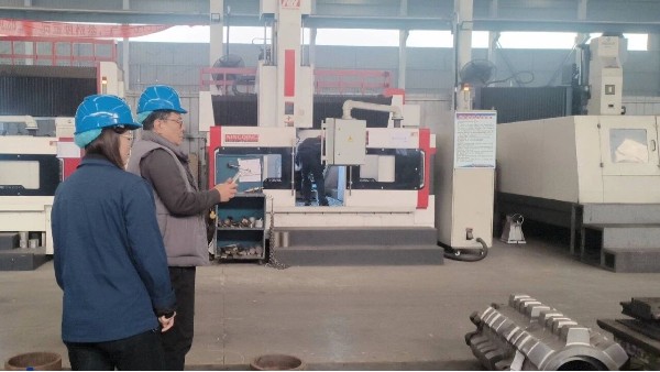 河北齐总莅临世纪平台考察链轮轴组生产线